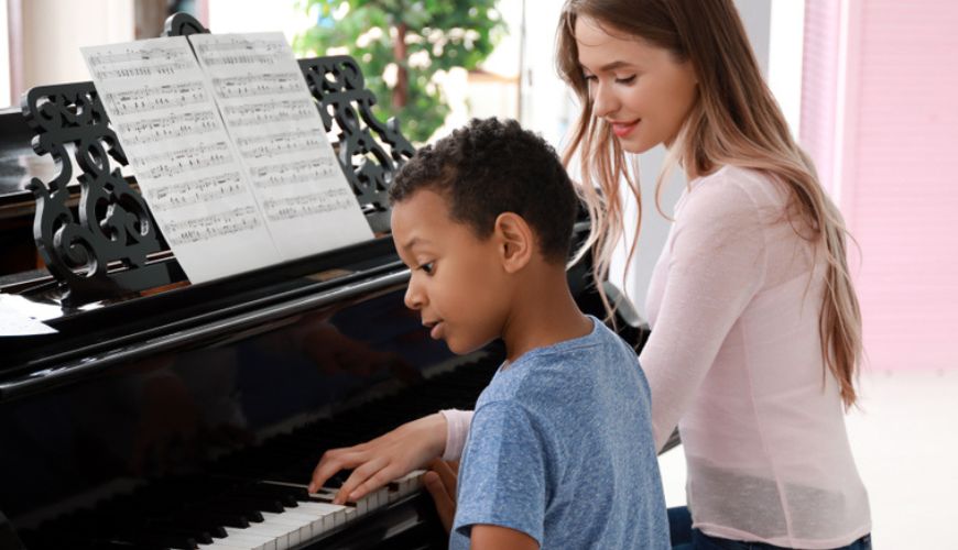 kids piano lesson